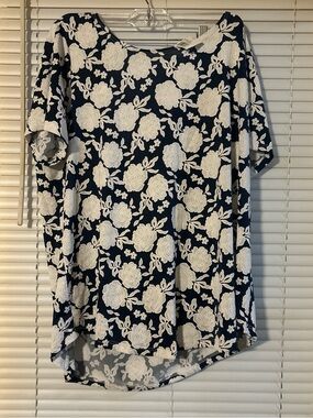 Navy Blue Floral Scoop Neck Blouse💕